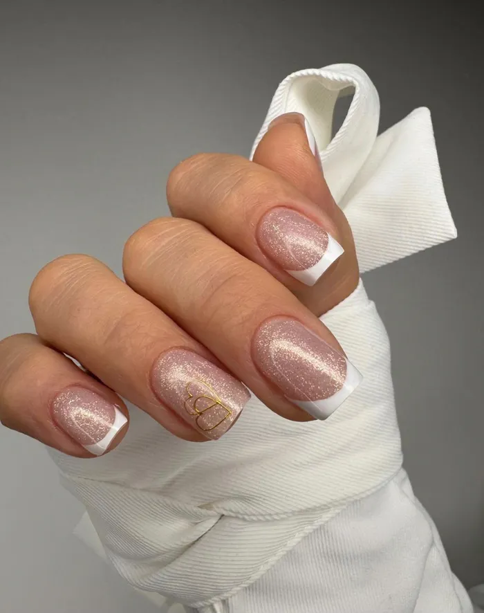 French glitter con cuore oro, lavoro del salone